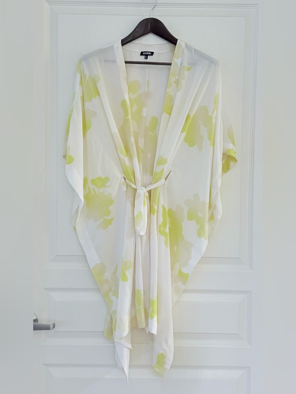 Tildon Sheer Floral Tie-Front Kimono in White & Pale Yellow